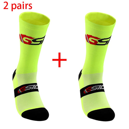 Compression Cycling Socks: Knee-High Comfort and Sporty Style BIKE FIELD